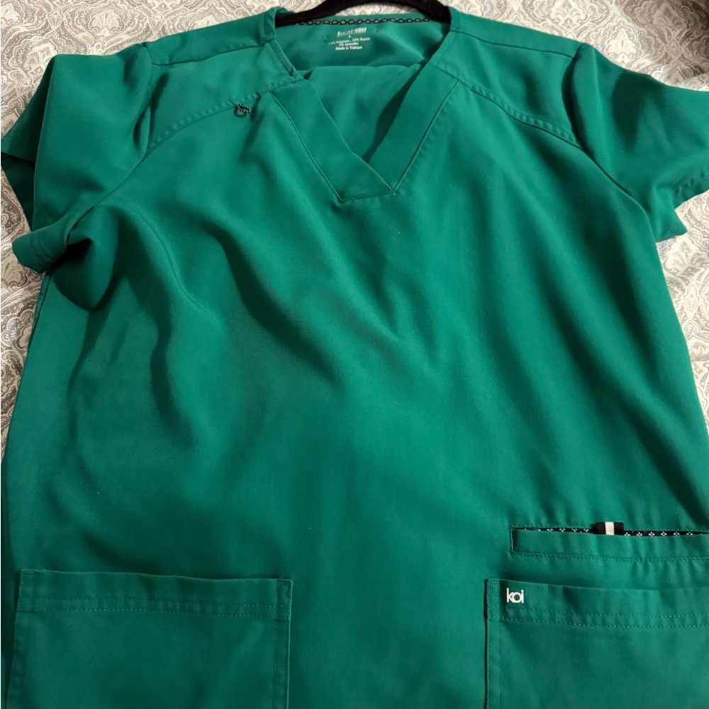 Koi Teal Scrub Top with Pockets